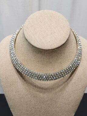 Sparkling Silver Crystal Collar Necklace - Women Jewelry